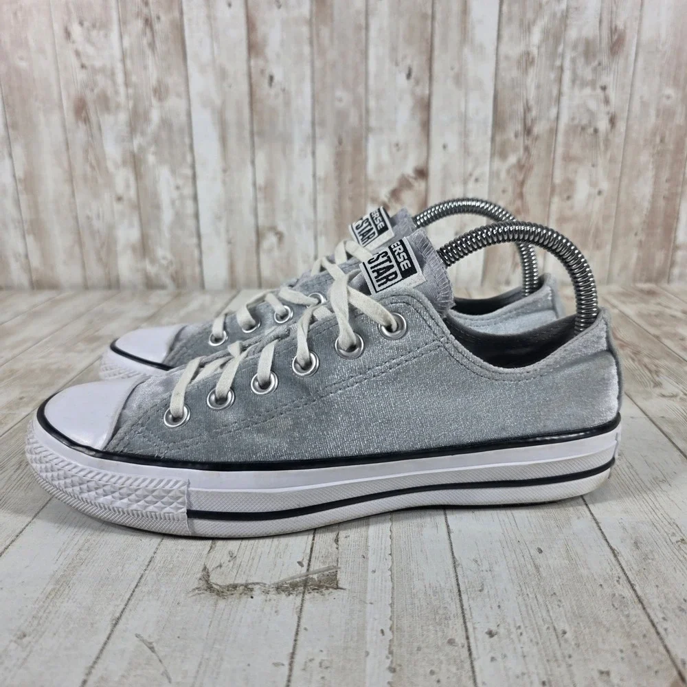 Converse Chuck Taylor All Star Silver Velvet Low Top Sneakers 557990F Womens 7‎ - Picture 2 of 8